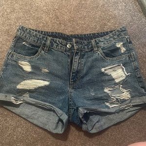 🌷2/10🌷 Old Navy size 8 Denim Shorts